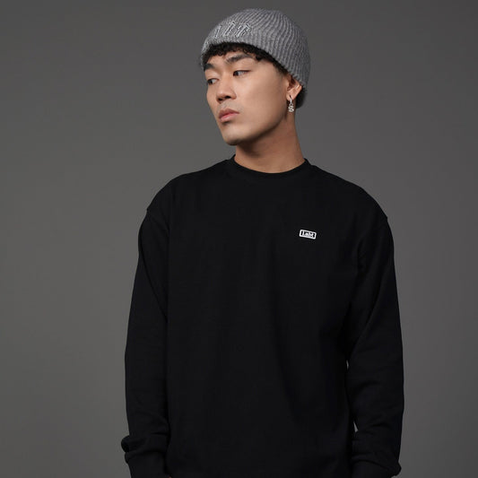 Men's Korean Style Solid Oversized Sweatshirt frontside closeup